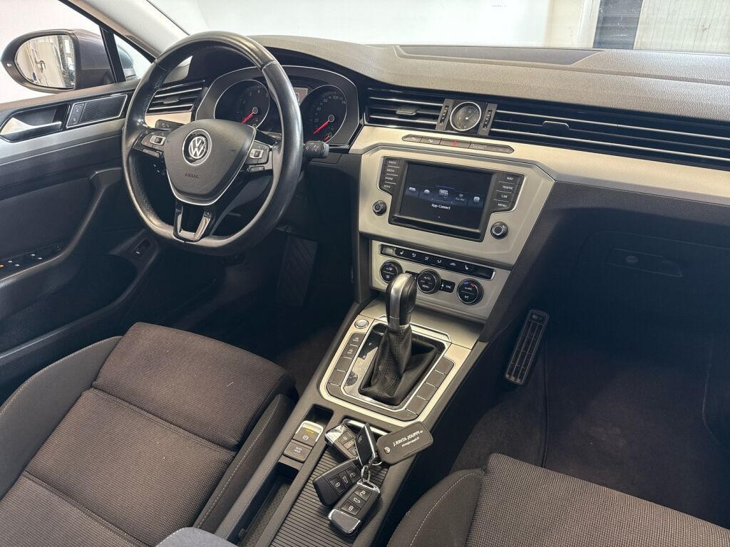 Volkswagen Passat 2017 Harmaa