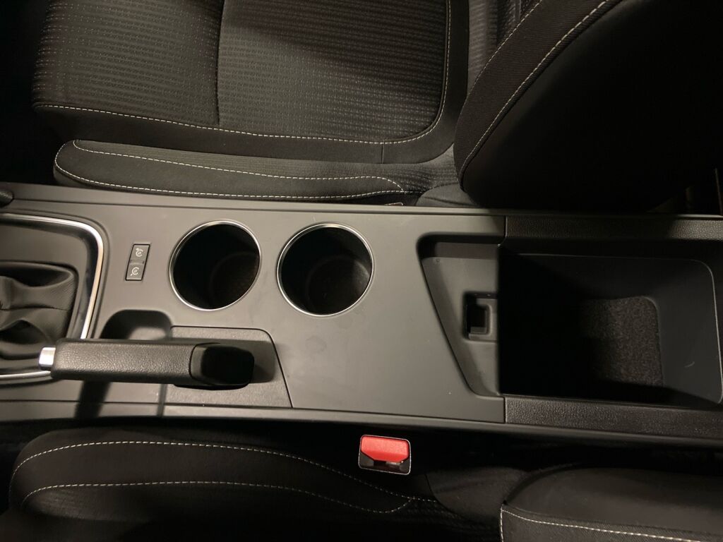 Renault Megane 2017 Punainen