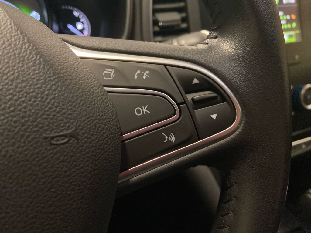 Renault Megane 2017 Punainen