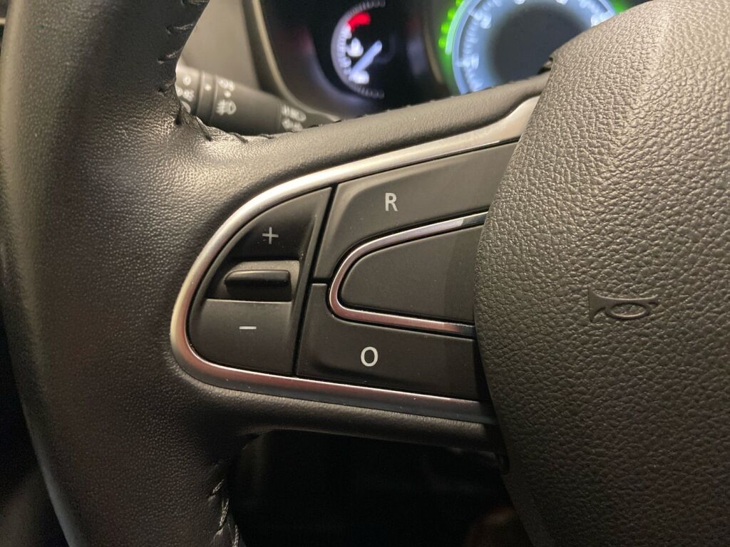 Renault Megane 2017 Punainen