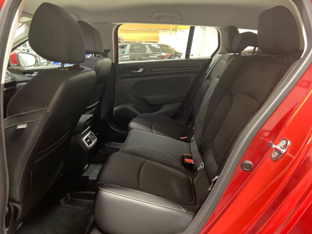 Renault Megane 2017 Punainen