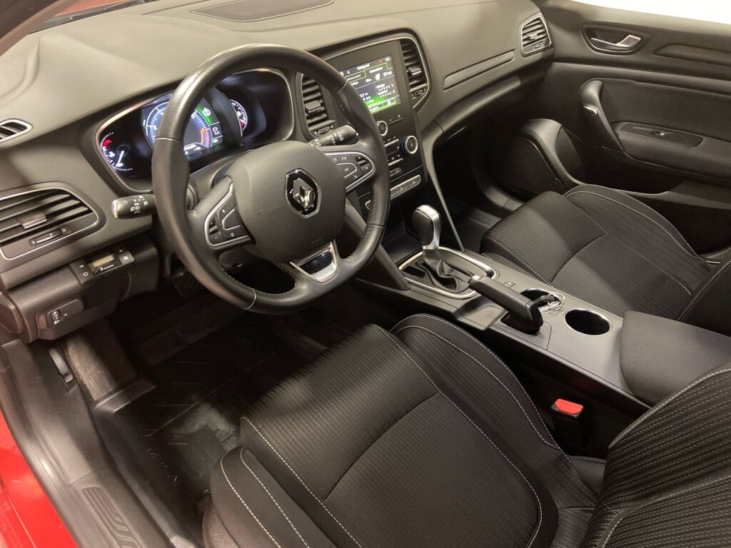 Renault Megane 2017 Punainen