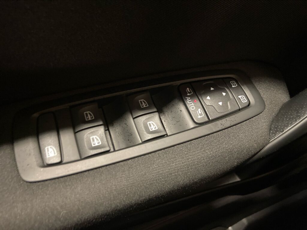 Renault Megane 2017 Punainen