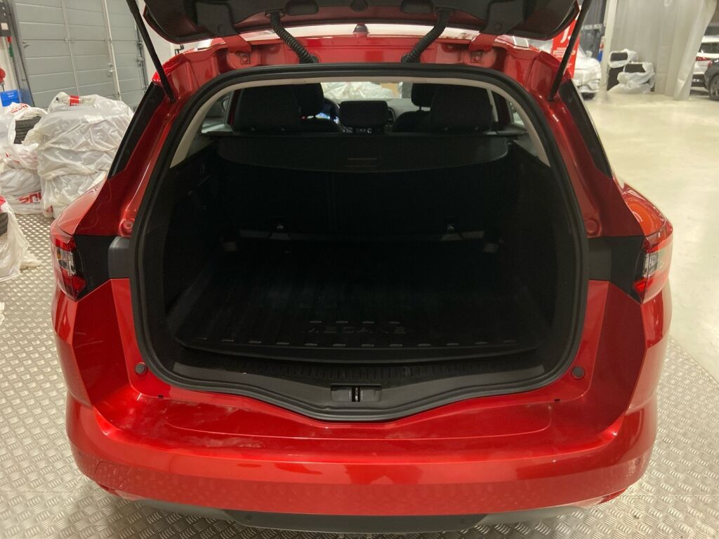 Renault Megane 2017 Punainen