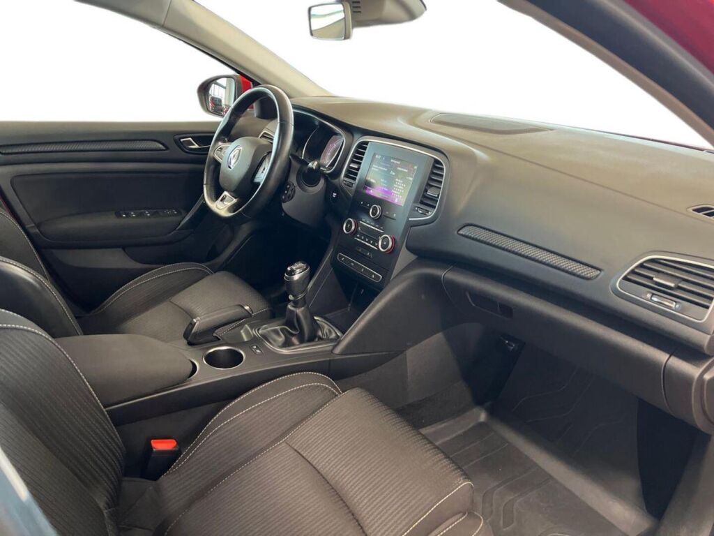 Renault Megane 2019 Punainen