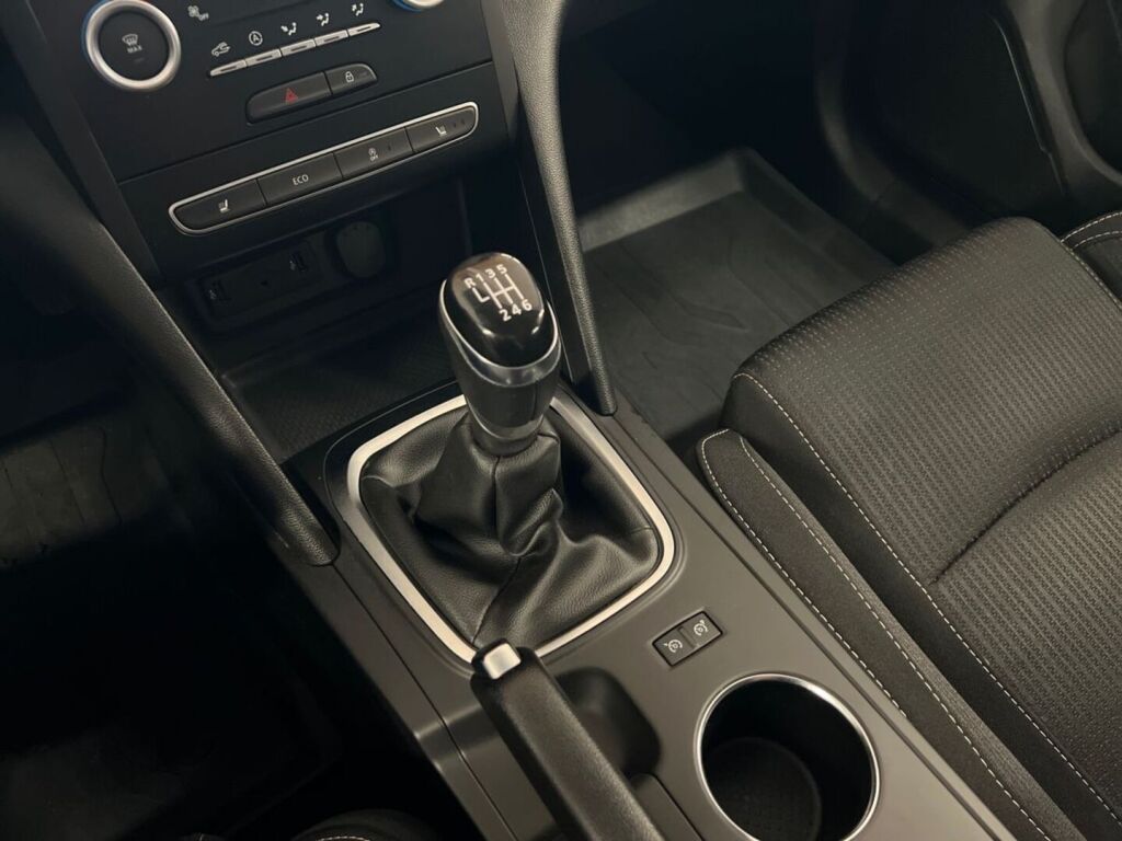 Renault Megane 2019 Punainen
