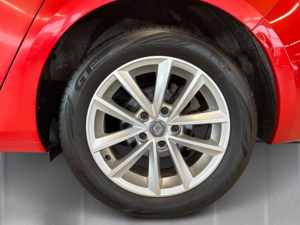 Renault Megane 2019 Punainen