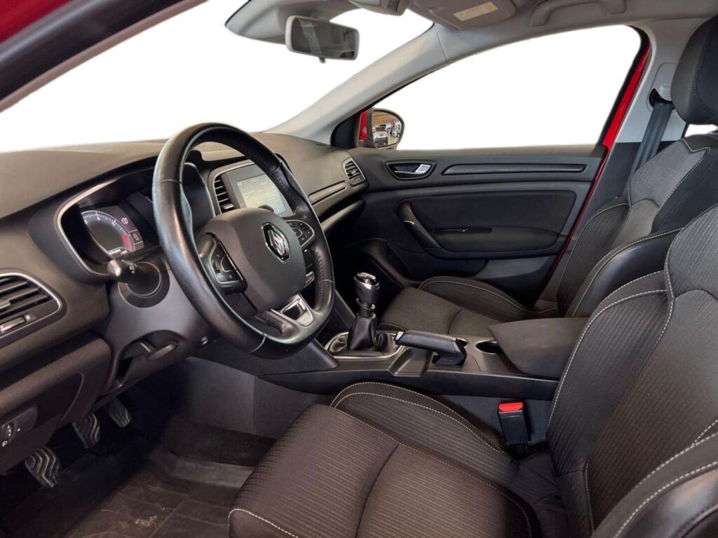 Renault Megane 2019 Punainen