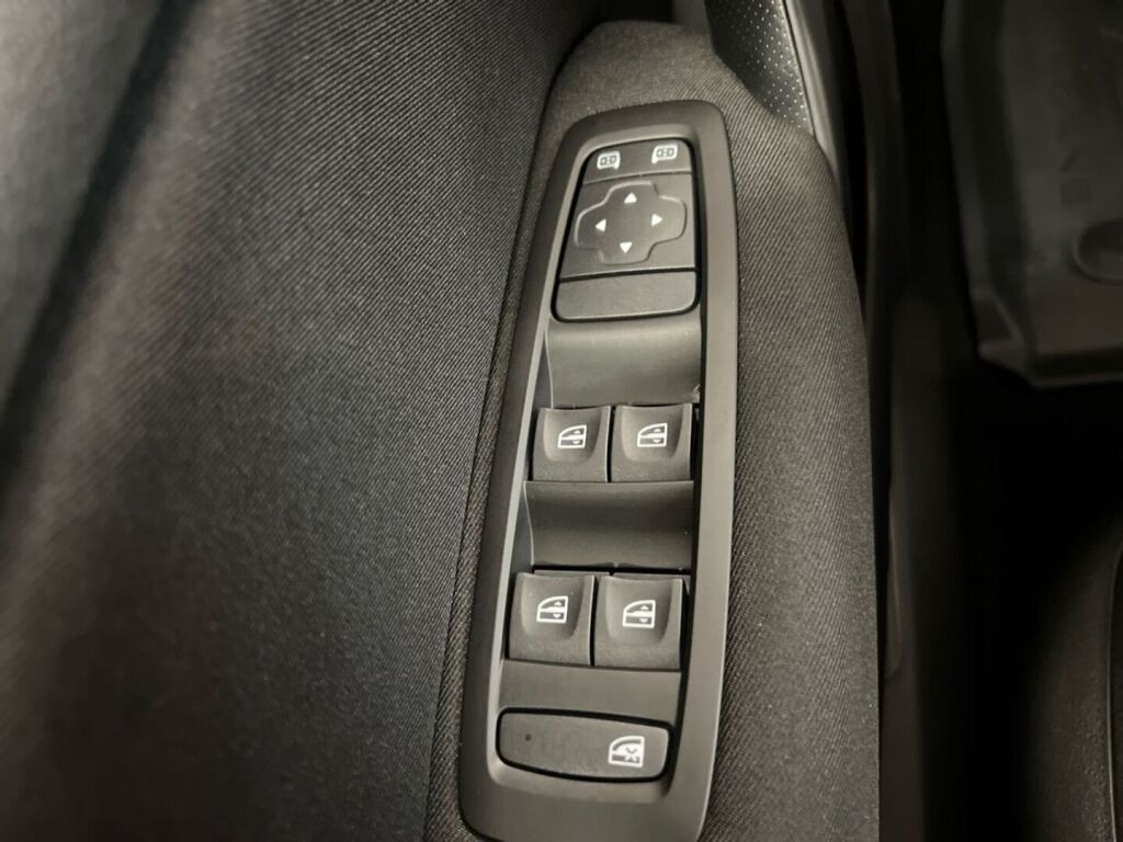 Renault Megane 2019 Punainen
