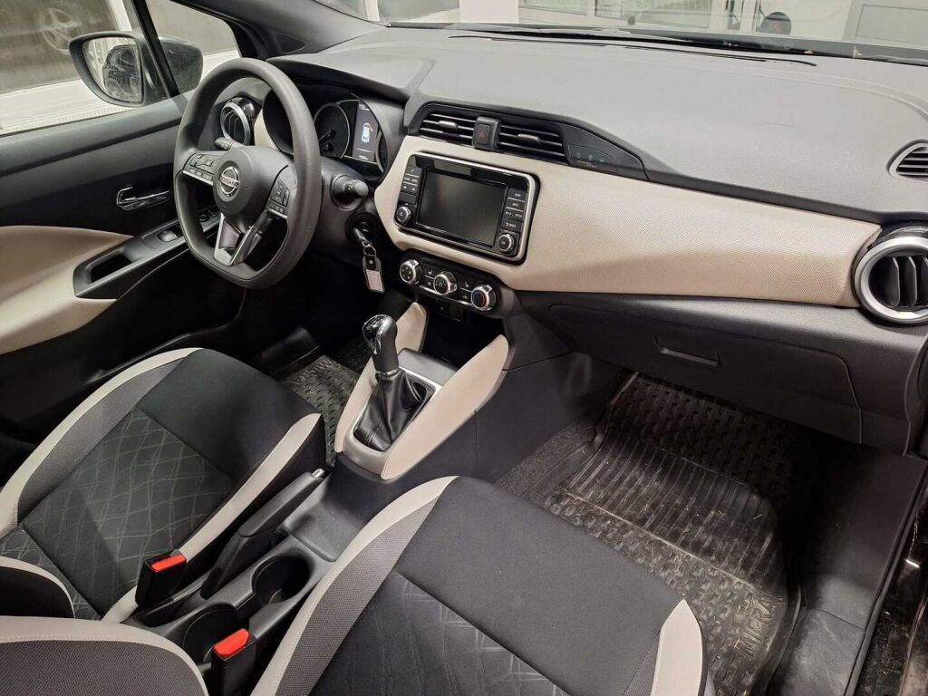 Nissan Micra 2017 Musta