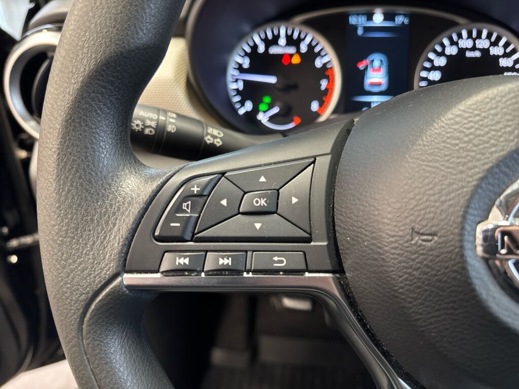 Nissan Micra 2017 Musta