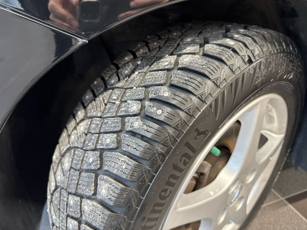 Nissan Micra 2017 Musta