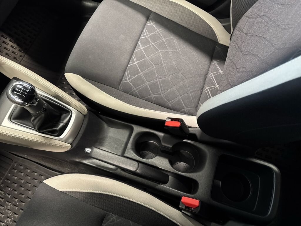 Nissan Micra 2017 Musta