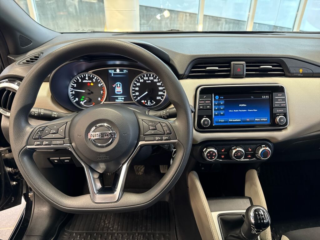 Nissan Micra 2017 Musta