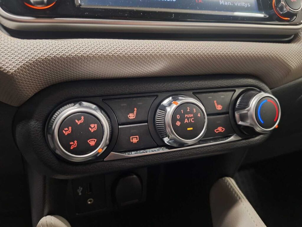 Nissan Micra 2017 Musta