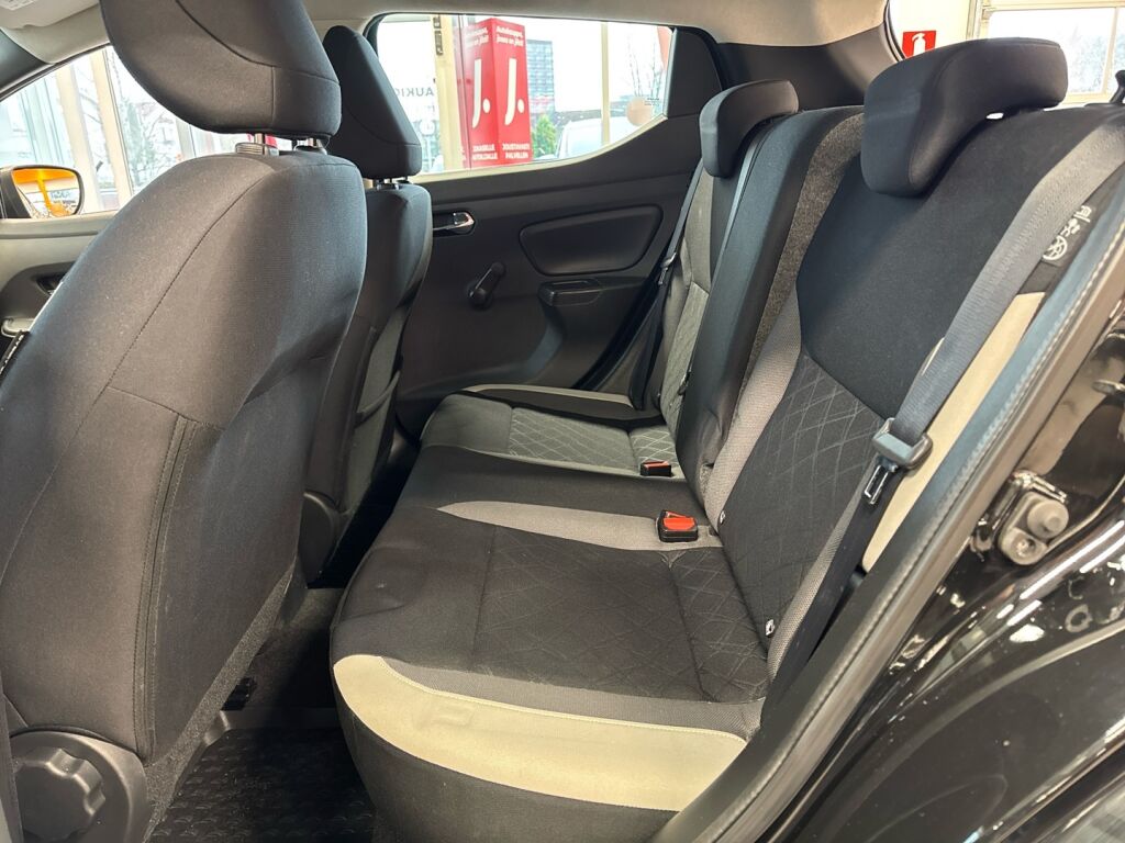 Nissan Micra 2017 Musta