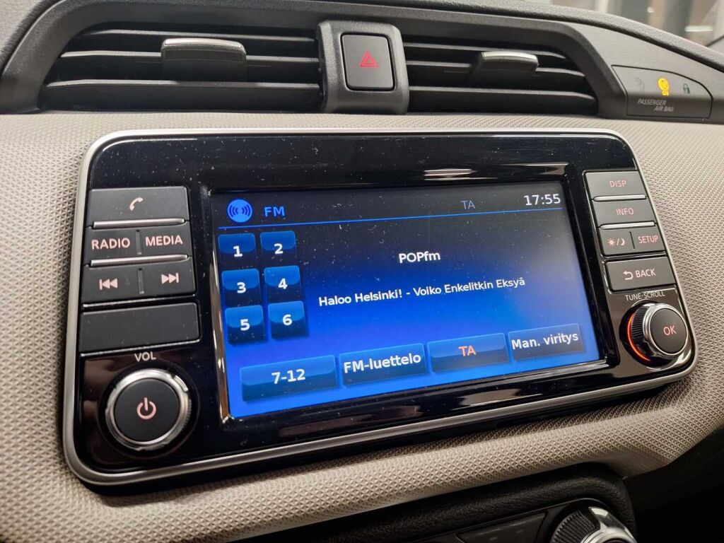 Nissan Micra 2017 Musta