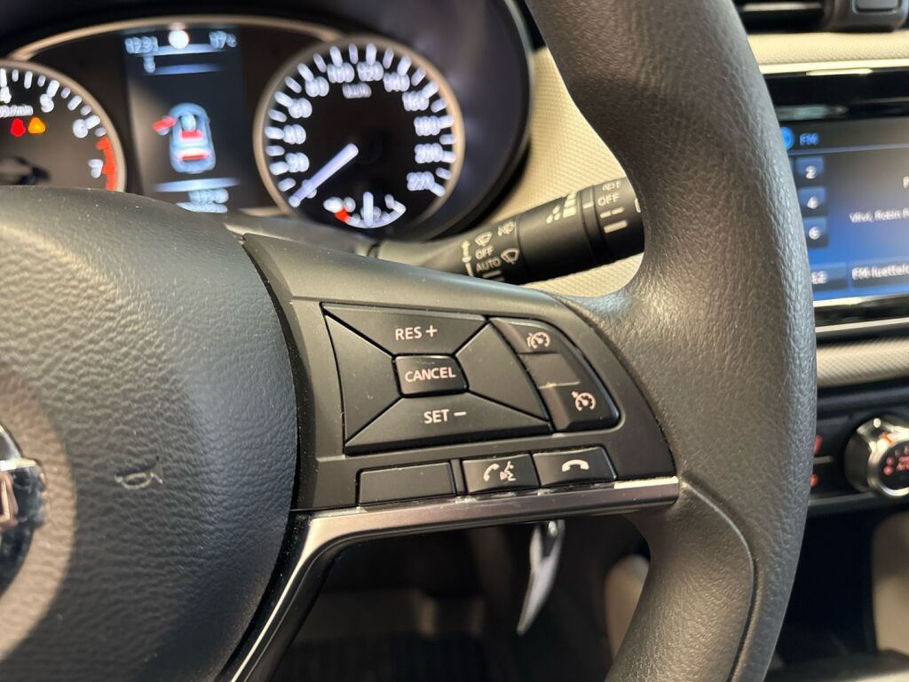 Nissan Micra 2017 Musta