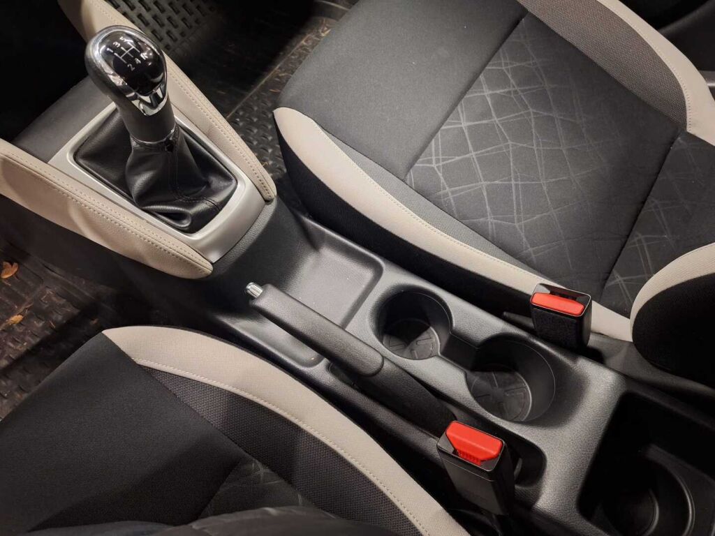 Nissan Micra 2017 Musta