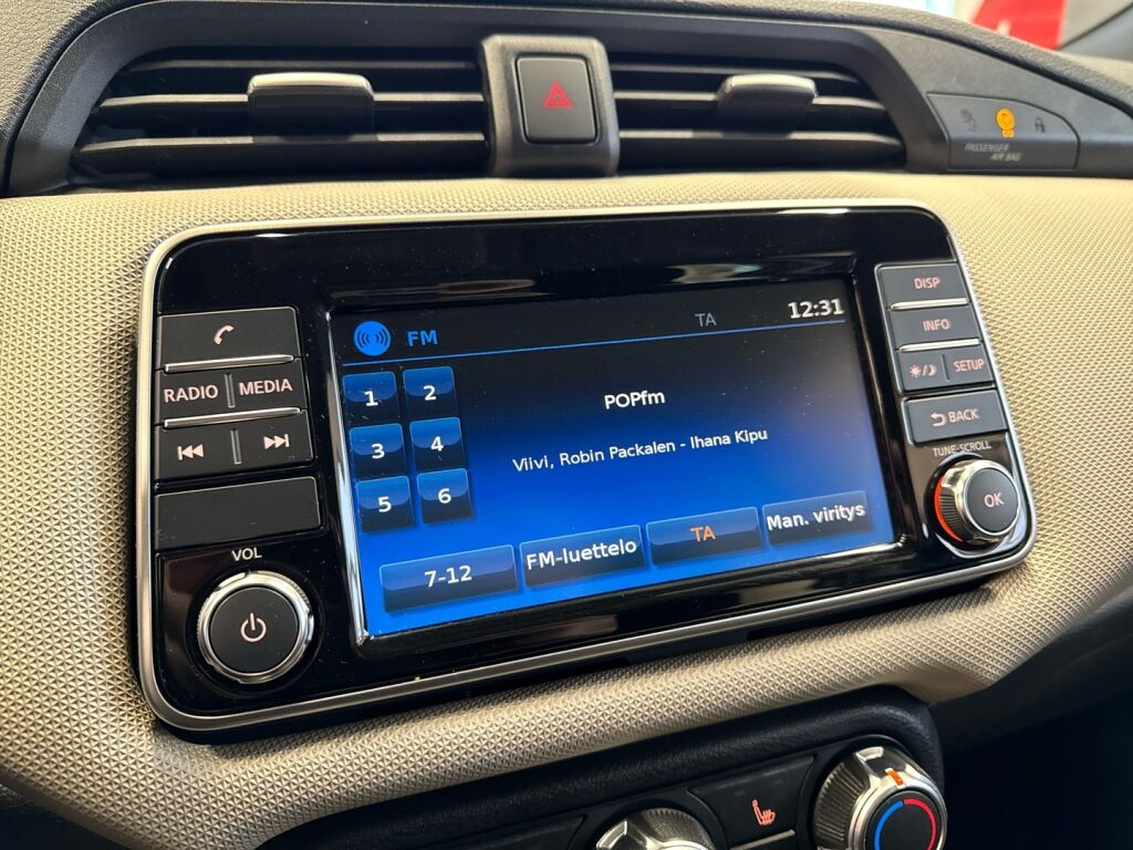 Nissan Micra 2017 Musta