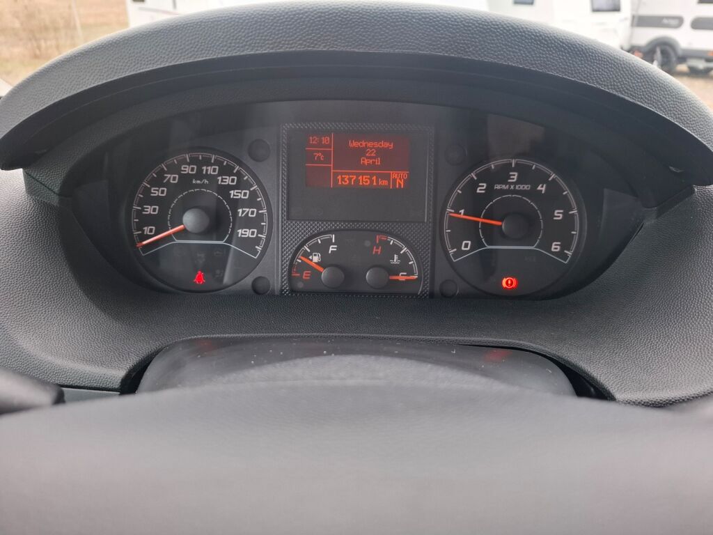 Pössl 2 WIN 640 VAN 2018 Harmaa