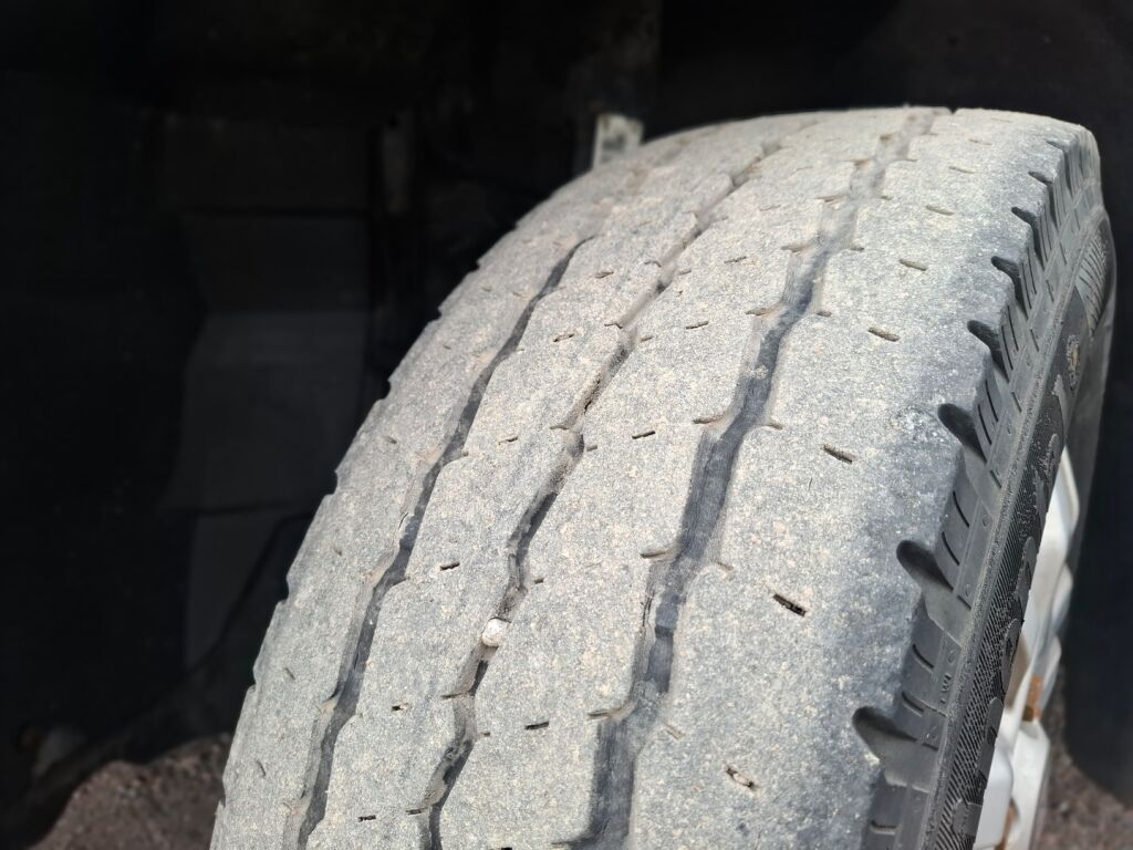 Pössl 2 WIN 640 VAN 2018 Harmaa