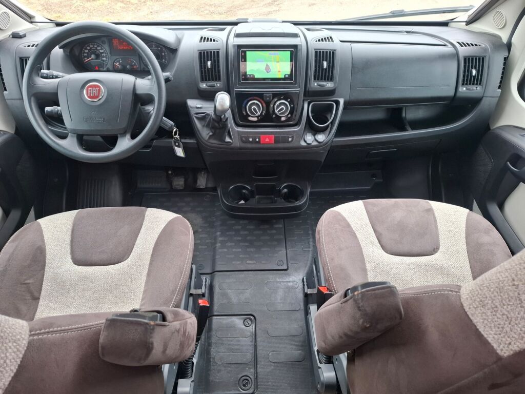 Pössl 2 WIN 640 VAN 2018 Harmaa