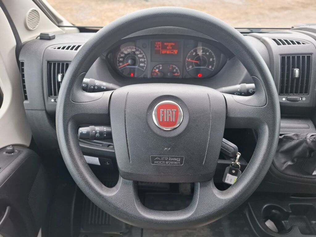 Pössl 2 WIN 640 VAN 2018 Harmaa