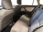 Toyota Avensis 2018 Punainen