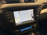 Toyota Avensis 2018 Punainen