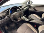 Toyota Avensis 2018 Punainen