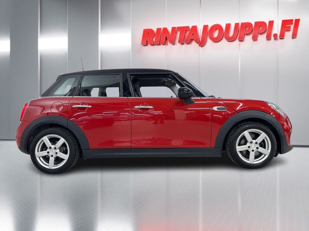 Mini Hatchback 2019 Punainen