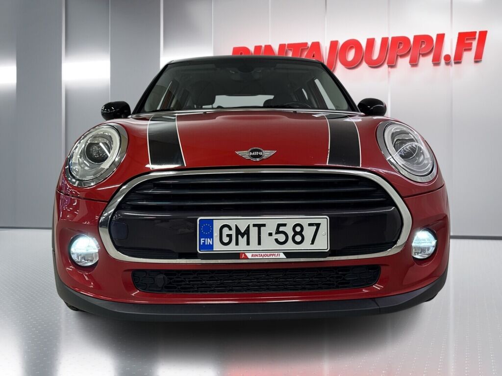 Mini Hatchback 2019 Punainen