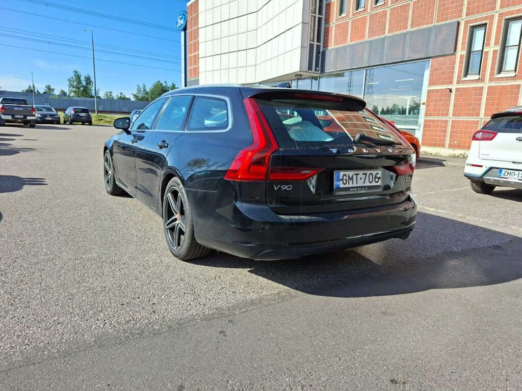 Volvo V90 2018 Musta
