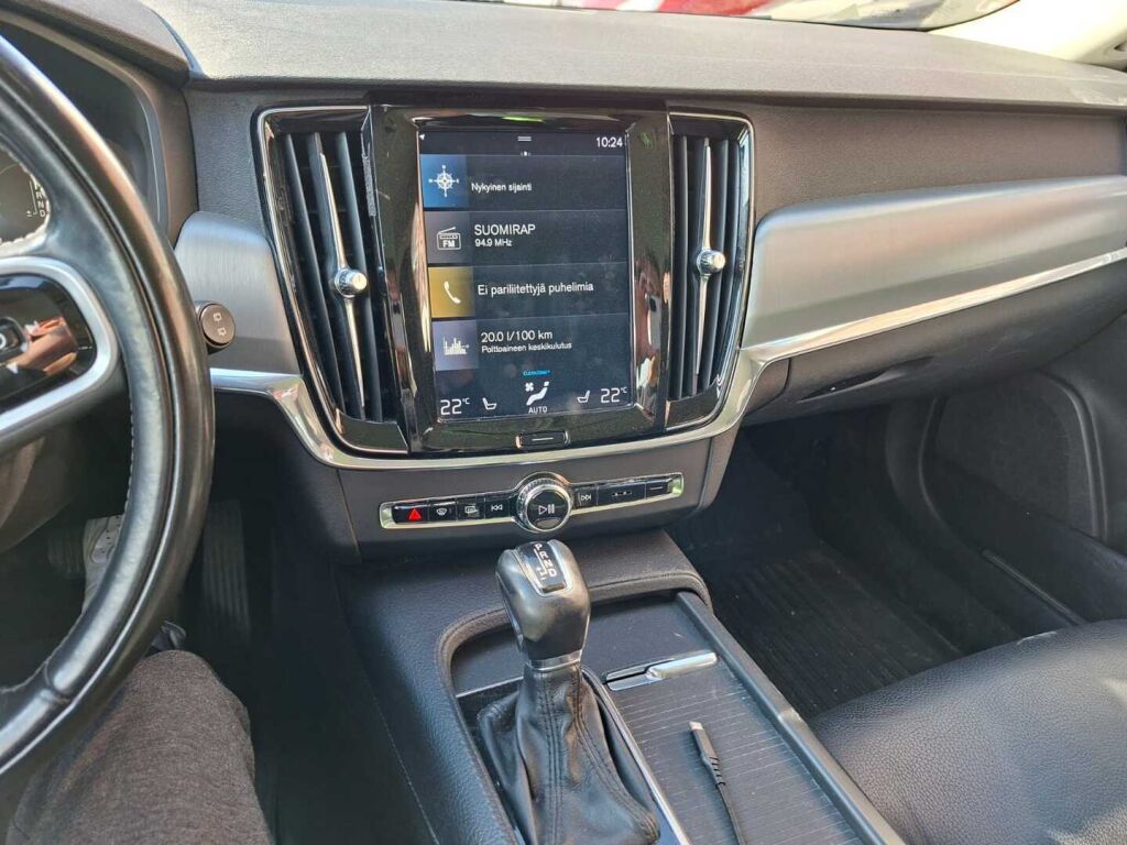 Volvo V90 2018 Musta