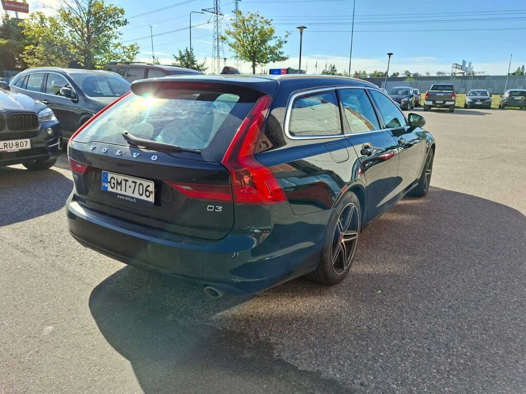 Volvo V90 2018 Musta