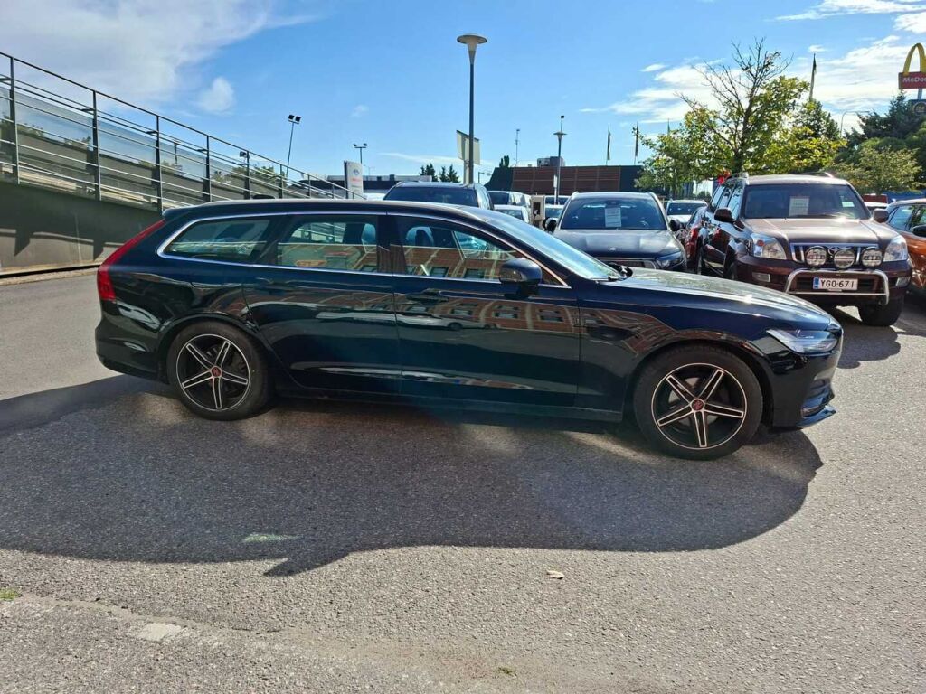 Volvo V90 2018 Musta