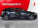 Volvo V40 2018 Musta