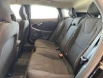 Volvo V40 2018 Musta