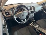Volvo V40 2018 Musta