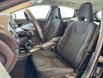 Volvo V40 2018 Musta