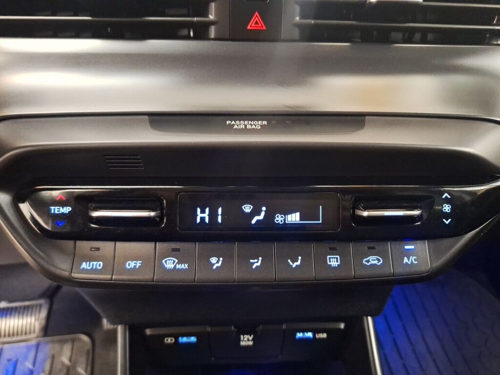 Hyundai i20 Hatchback 2021 Musta