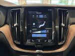 Volvo XC60 2018 Musta