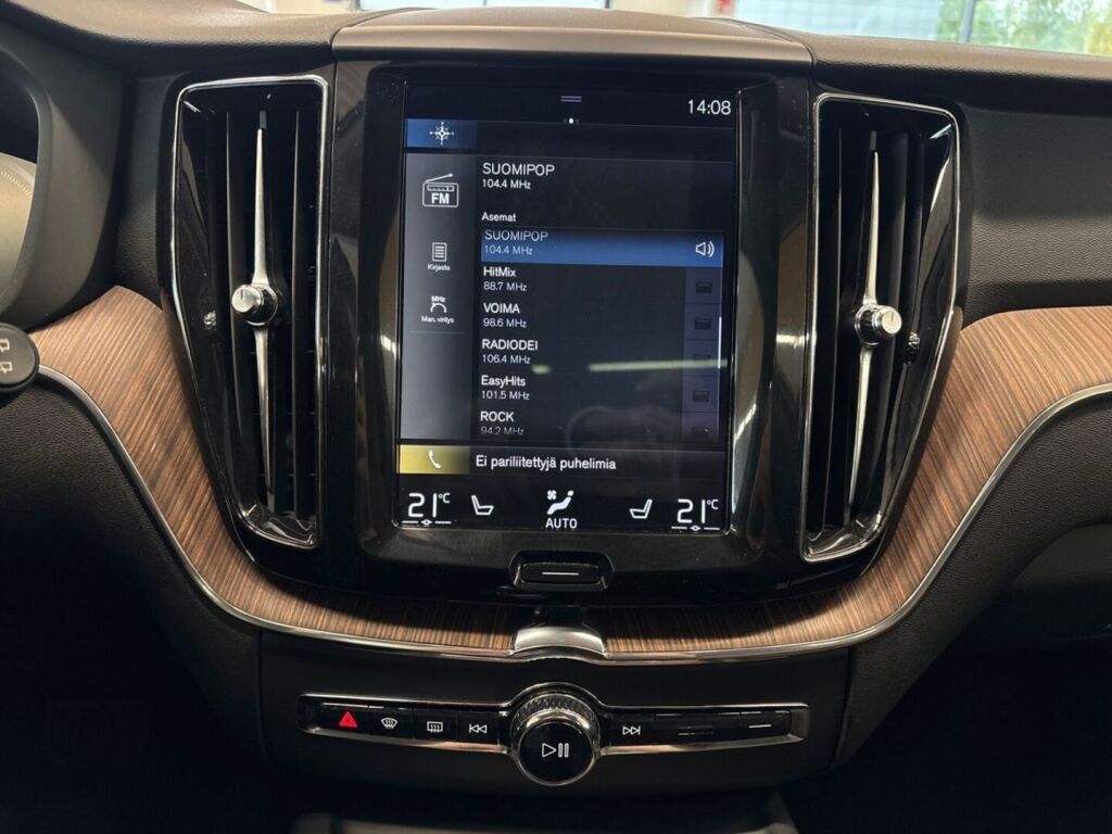 Volvo XC60 2018 Musta