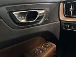 Volvo XC60 2018 Musta