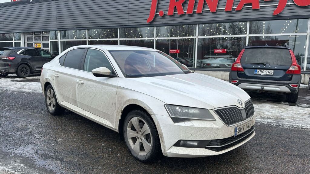 Skoda Superb 2018 Valkoinen