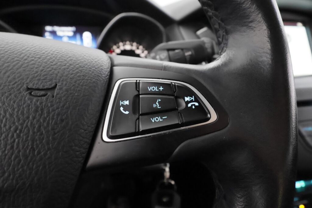 Ford Focus 2018 Sininen