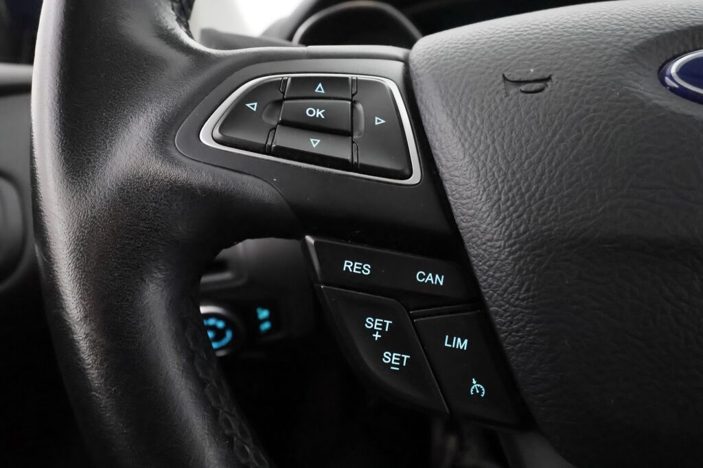 Ford Focus 2018 Sininen