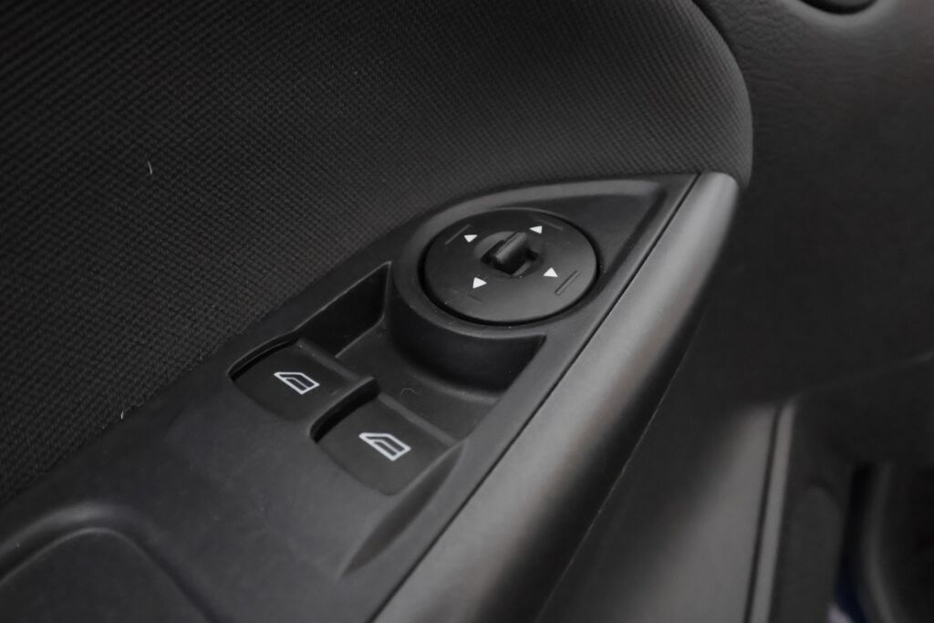 Ford Focus 2018 Sininen