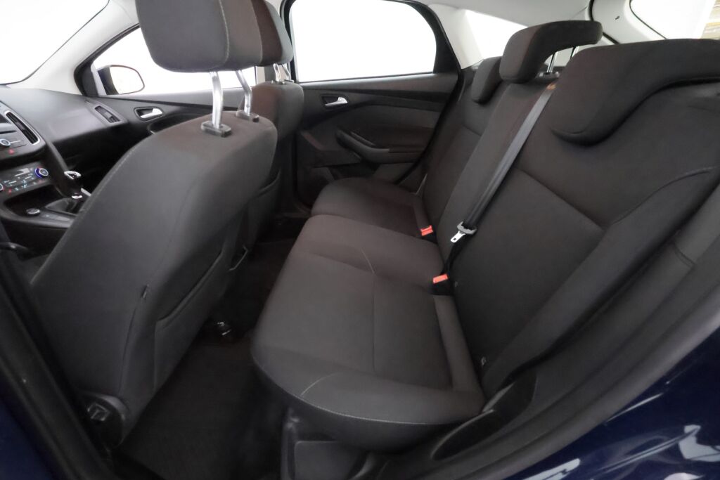 Ford Focus 2018 Sininen